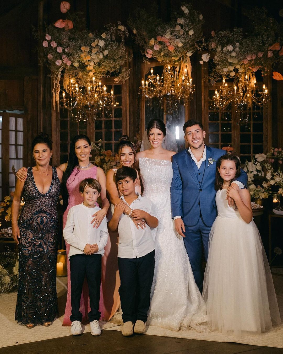 Conheça irmão de Simone e Simaria e veja fotos do casamento luxuoso que ...