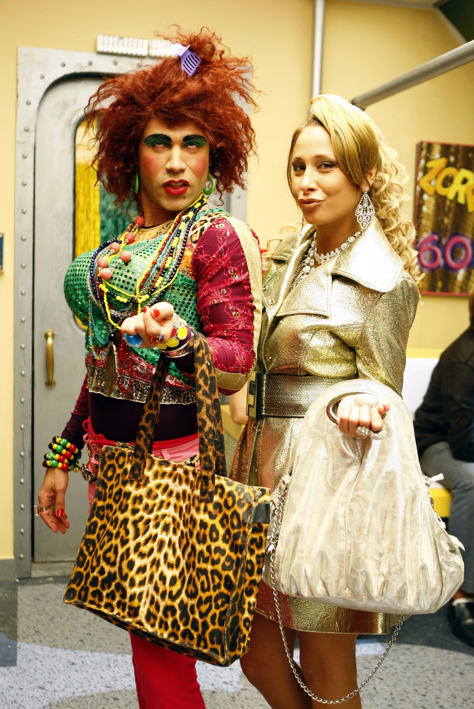 Valéria (Rodrigo Sant’Anna) e lady Kate (Katiúscia Canoro) em “Zorra total” — Foto: Divulgação