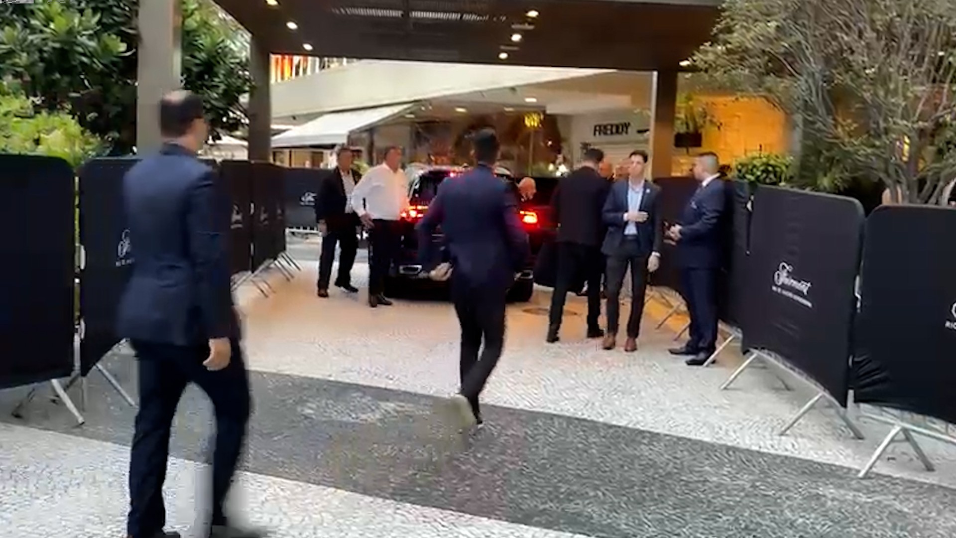 Lula chega ao Fairmont de Copacabana, onde ficará hospedado durante o G20 no Rio; veja vídeo