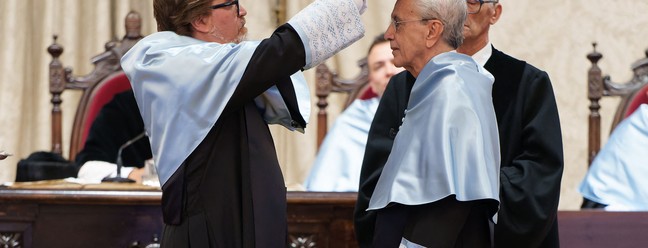 Caetano Veloso recebe título 'doutor honoris causa' na Universidade de Salamanca (USAL), em Salamanca, em 4 de setembro de 2023. — Foto: CESAR MANSO / AFP