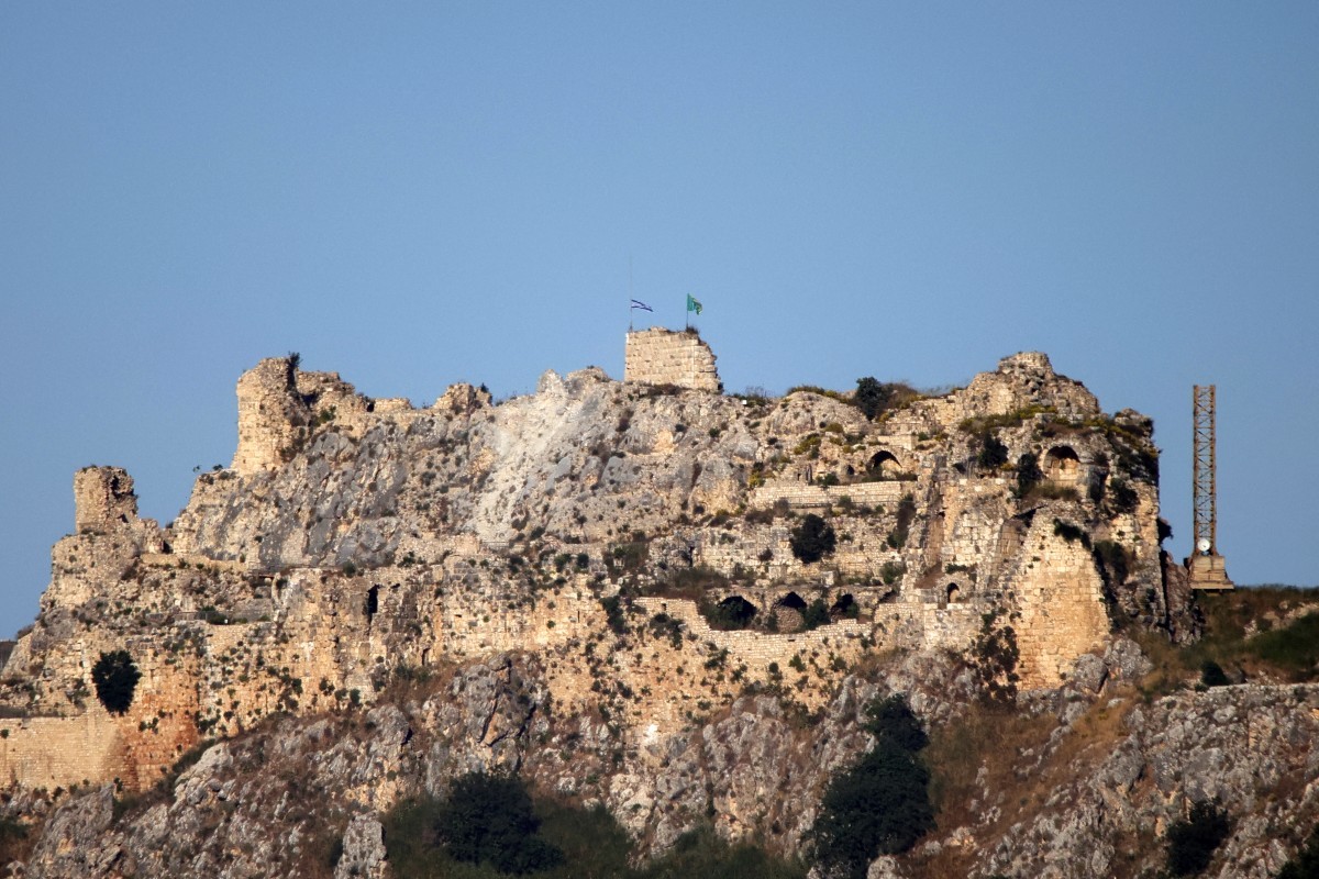 Israel toma fortaleza estratégica no sul do Líbano e amplia ofensiva contra o Hezbollah
