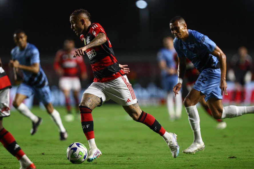 Pouco inspirado, Flamengo sofreu contra o Athletico