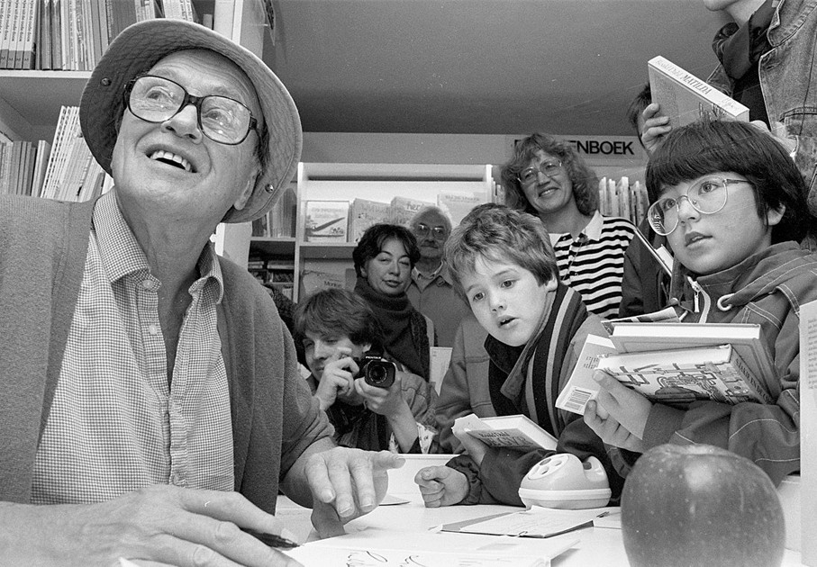 Peça "Giant" expõe antissemitismo de Roald Dahl