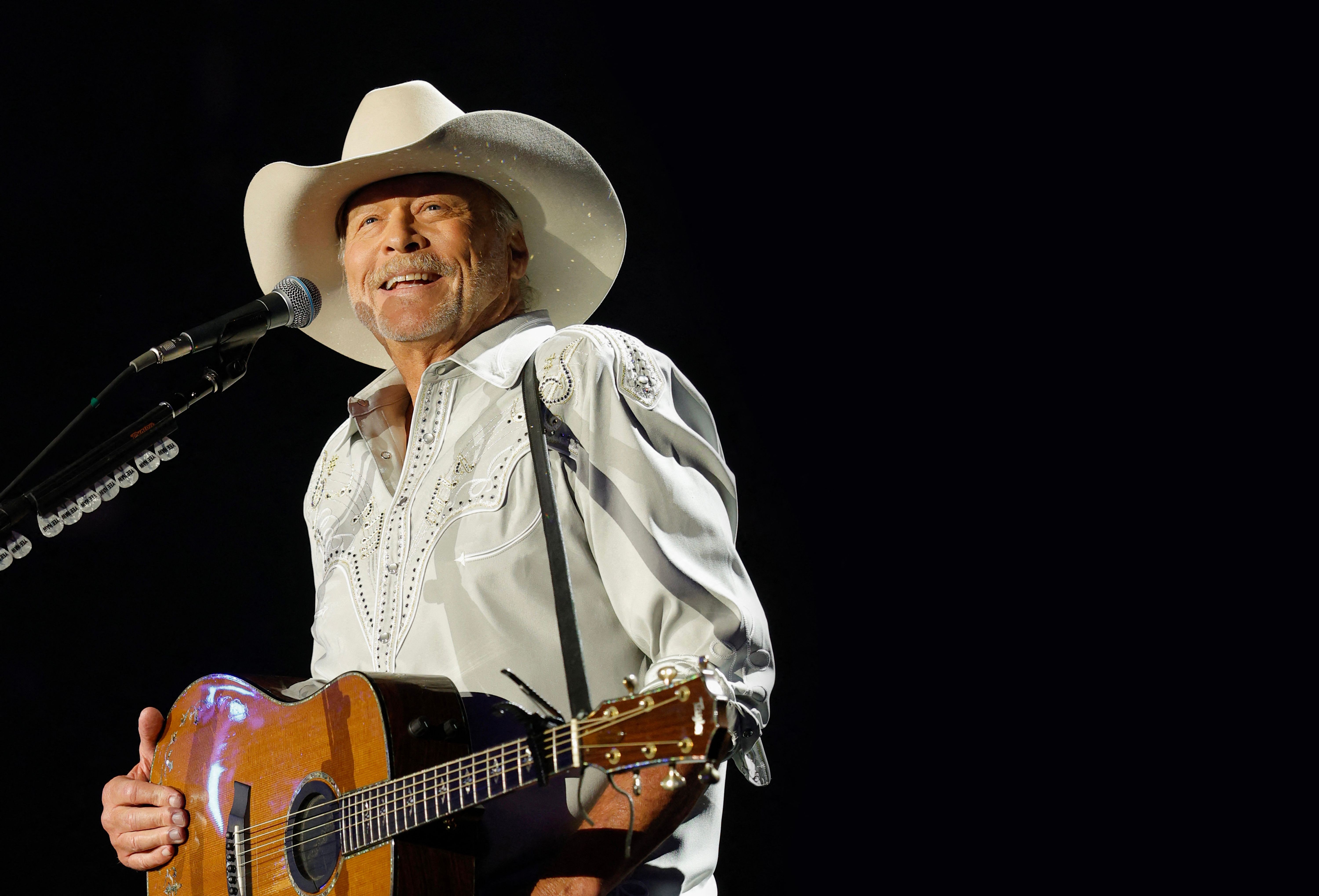 Alan Jackson se despede dos palcos após 60 milhões de discos vendidos