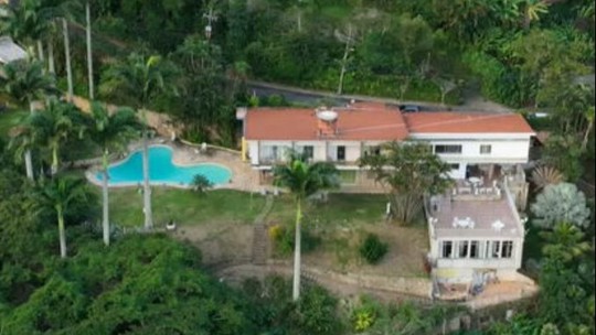 Socialite Regine Gonçalves tem mansão de quatro andares avaliada em R$ 15 milhões na Zona Sul do Rio
