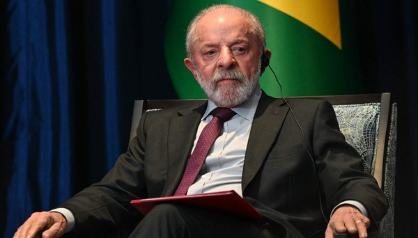 Governo Lula vê negociação 'no escuro' sobre tarifaço e avalia que Trump busca vitória 