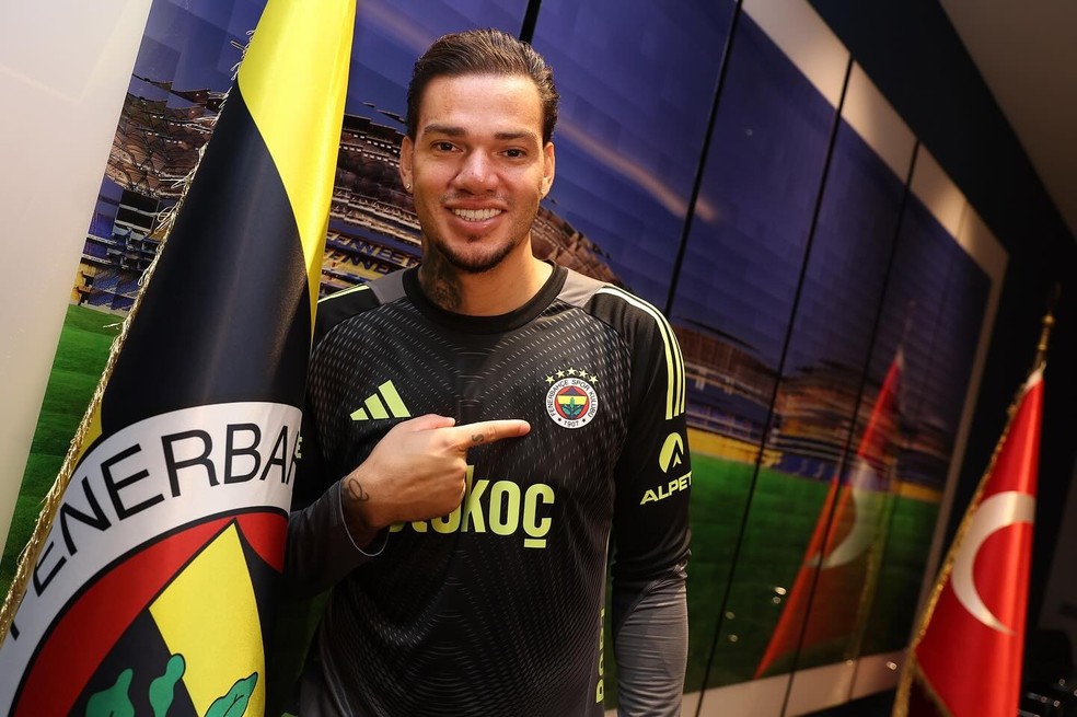 Ederson é o novo reforço do Fenerbahçe — Foto: Reprodução/Redes sociais