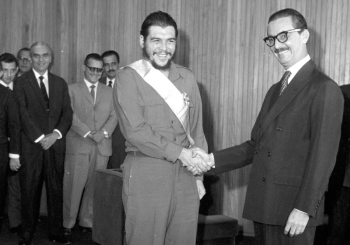Como visita de Che Guevara levou à renúncia de um presidente do Brasil? - QTU Questões do Universo
