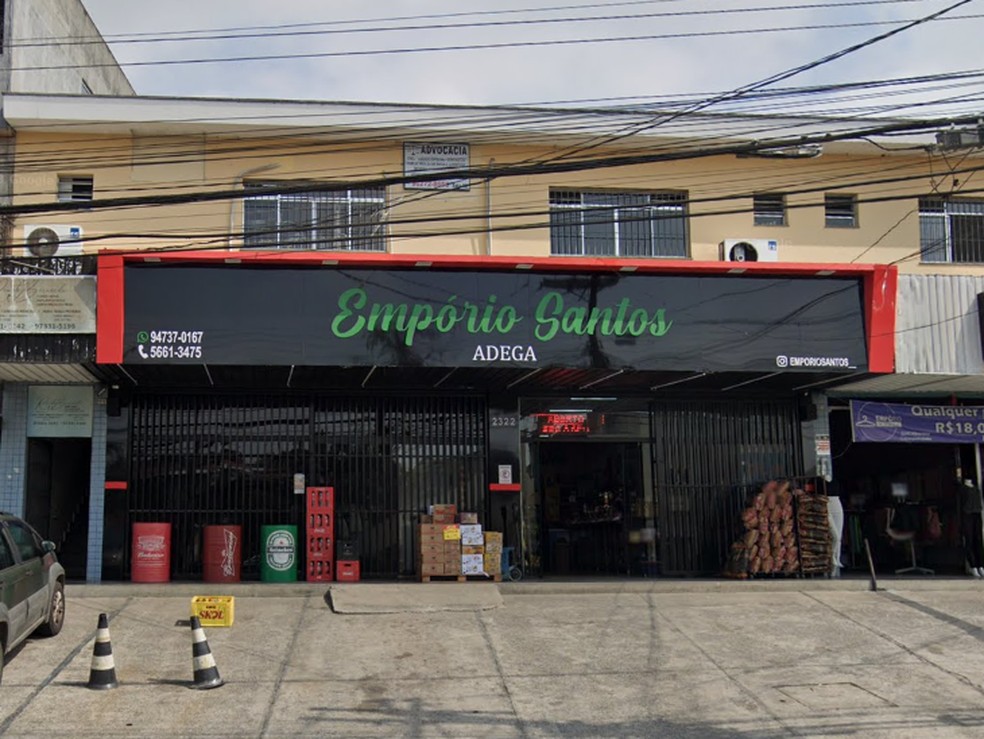 Fachada da Adega Santos, na qual um cliente teria comprado um gin antes de ser internado por intoxicação com metanol — Foto: Reprodução / Google Maps