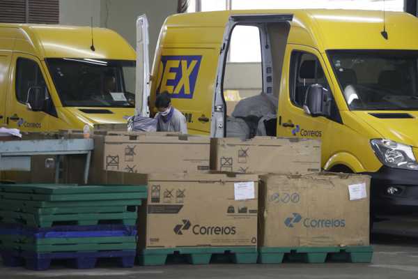 Correios t&ecirc;m preju&iacute;zo de R$ 4,3 bilh&otilde;es no primeiro semestre