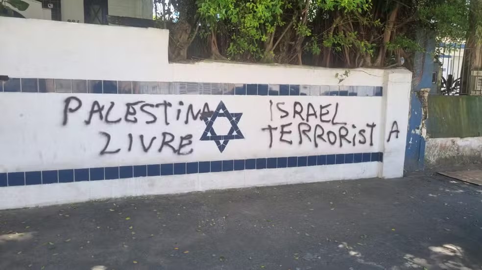 Sinagoga em Santos é pichada com mensagem antissemita