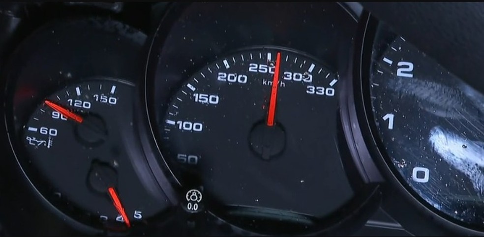Velocmetro ficou travado em cerca de 260 KM/h  Foto: Reproduo/TV Globo