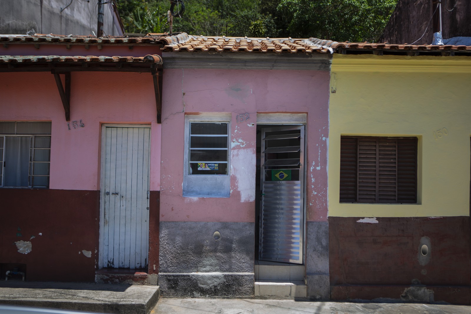 De portas abertas, casas espelham vida no interior misturada à campanha presidencial — Foto: Alexandre Cassiano/Agência O Globo