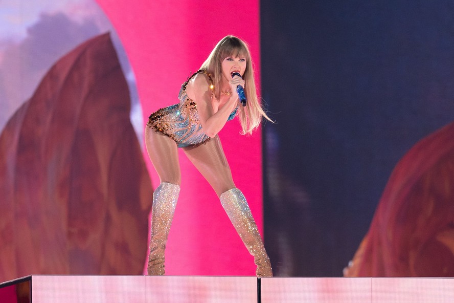 A cantora e compositora americana Taylor Swift se apresenta na turnê 'Eras Tour' em Arlington, Texas
