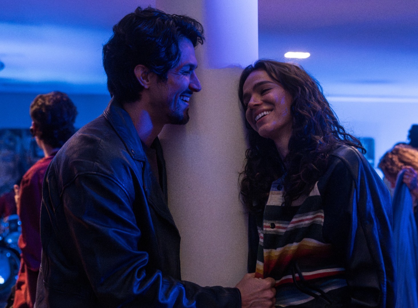 Romulo Estrela se envolverá com personagem de Bruna Marquezine na nova temporada de 'Amor da minha vida'