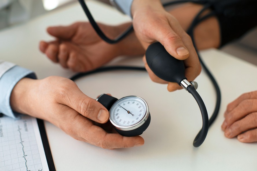 Hipertensão: 4 milhões de casos são hormonais e podem ter cura, mas ...