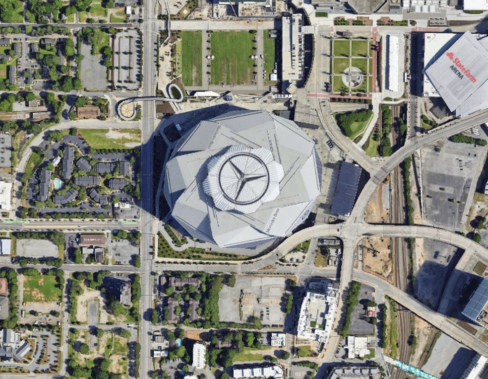 Imagem aérea do Mercedes-Benz Stadium, em Atlanta — Foto: Reprodução: Google Earth