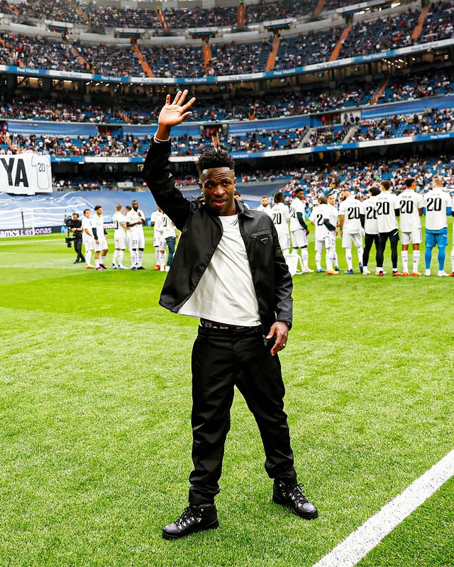 Real Madrid vence o Rayo Vallecano em jogo marcado por homenagens a ...