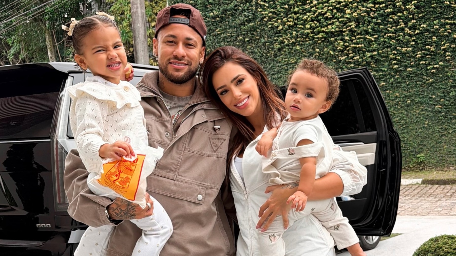Bruna Biancardi desmente festa luxuosa para filha com Neymar