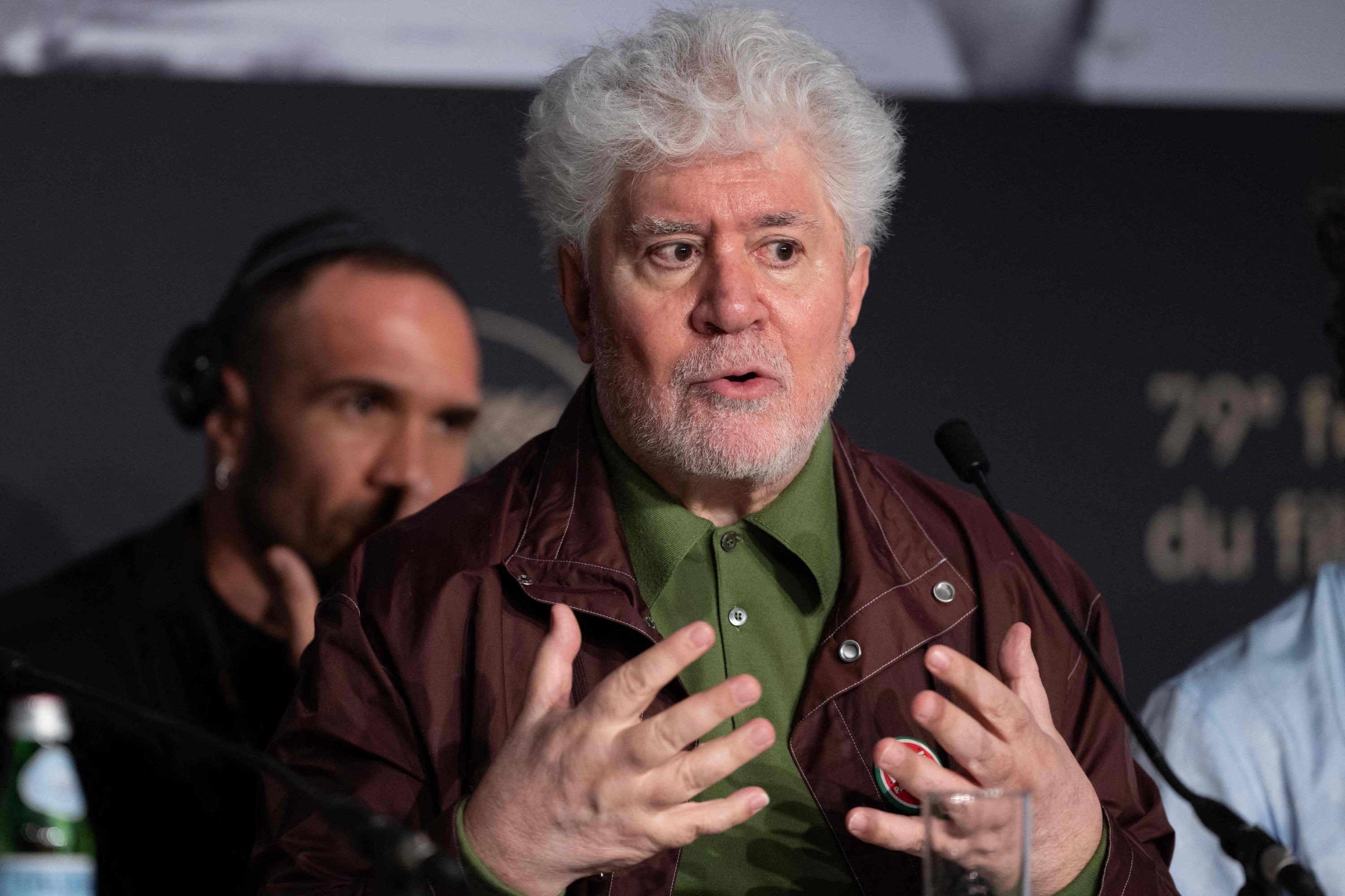 Pedro Almodóvar redescobre  um pouco da leveza em ‘Natal amargo’, seu novo filme