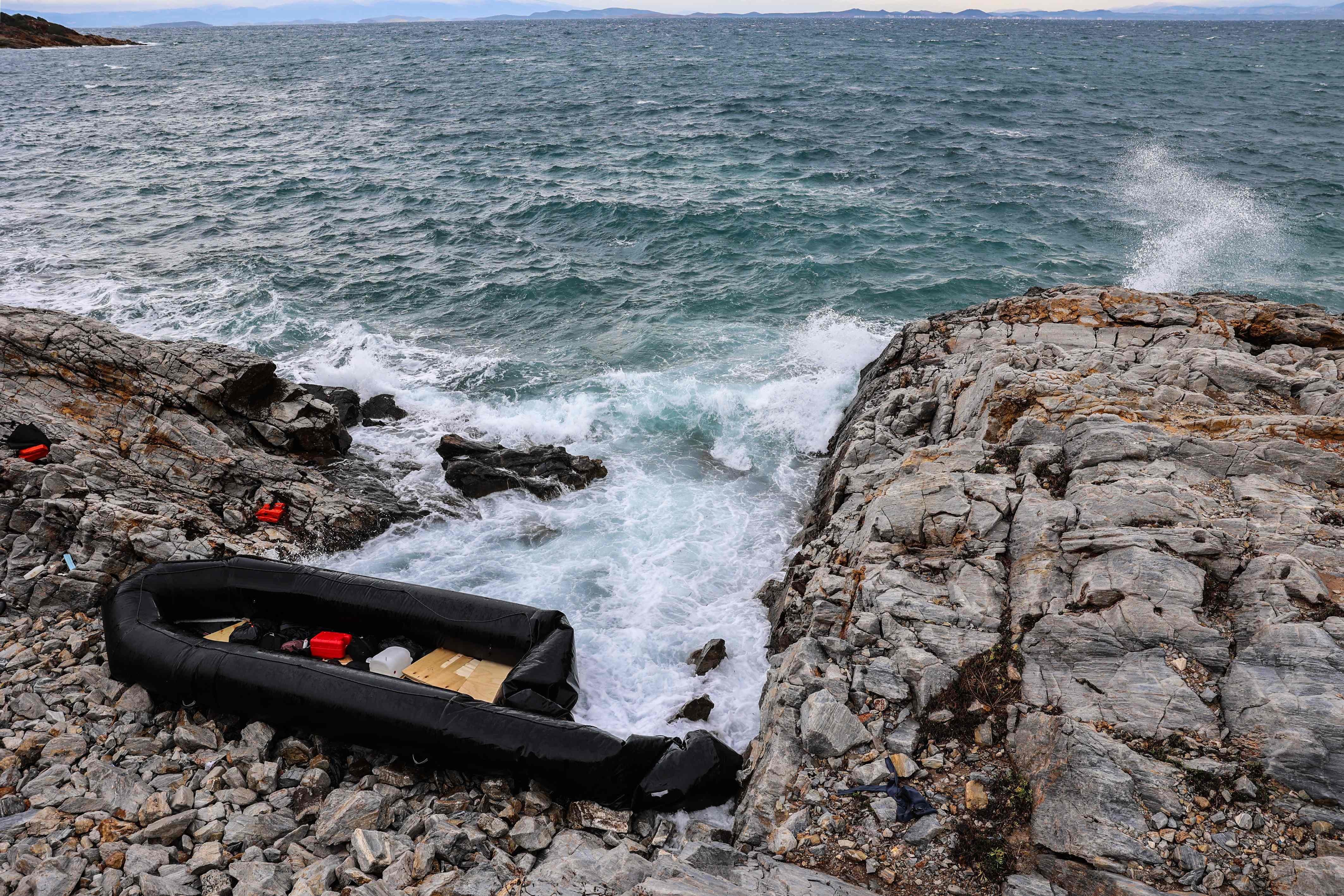 Naufrágios de barcos com Imigrantes deixam 12 mortos na Grécia