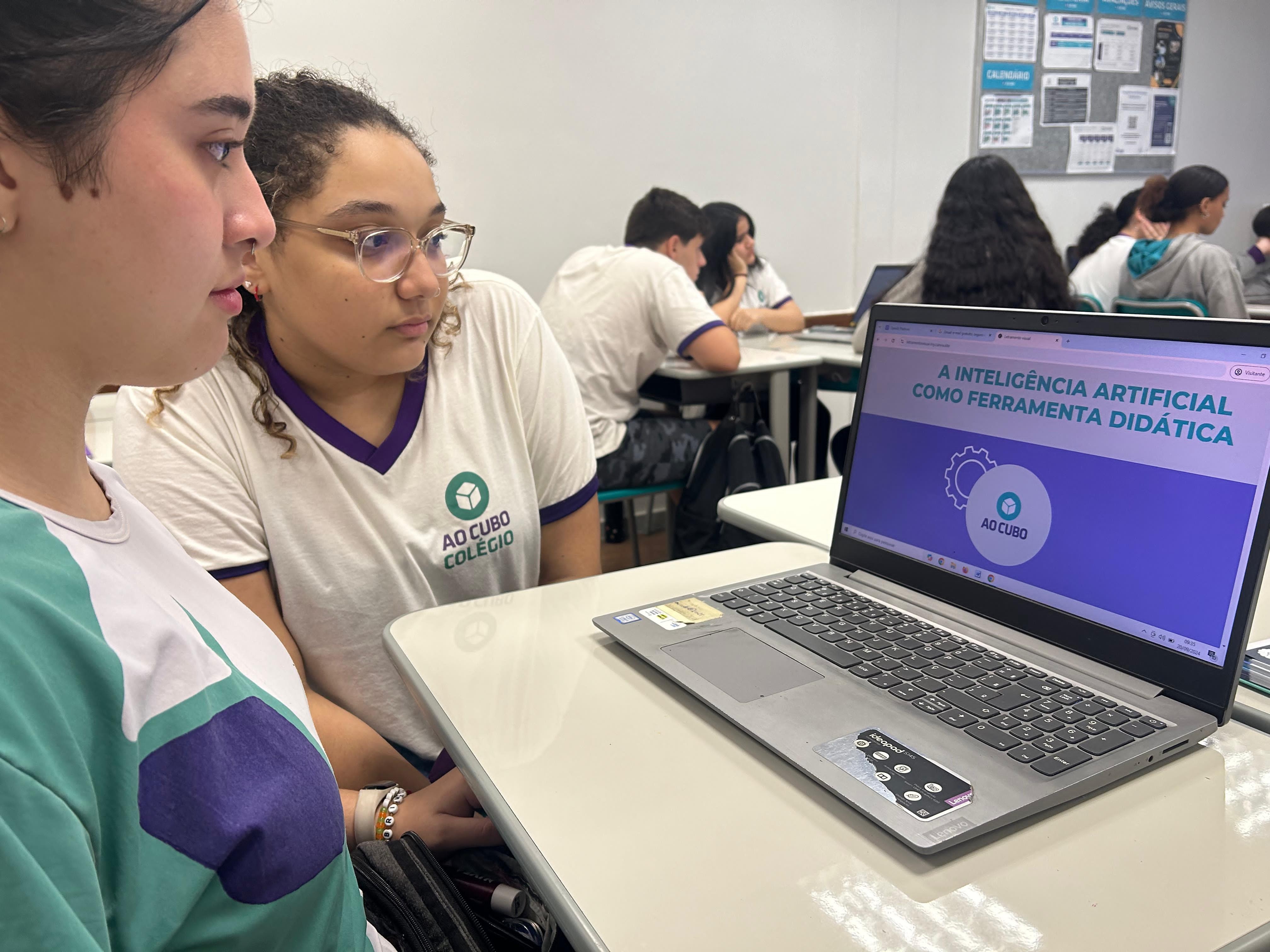 Inteligência artificial revoluciona a forma de aprender: colégios adotam ferramenta para personalizar estudos