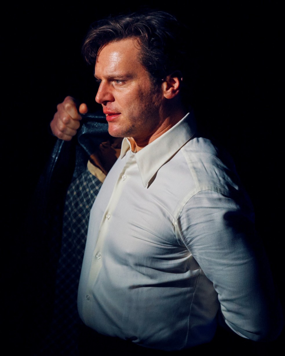 Jonathan Groff em "Just in time" — Foto: Mohammed Sadek/NYT