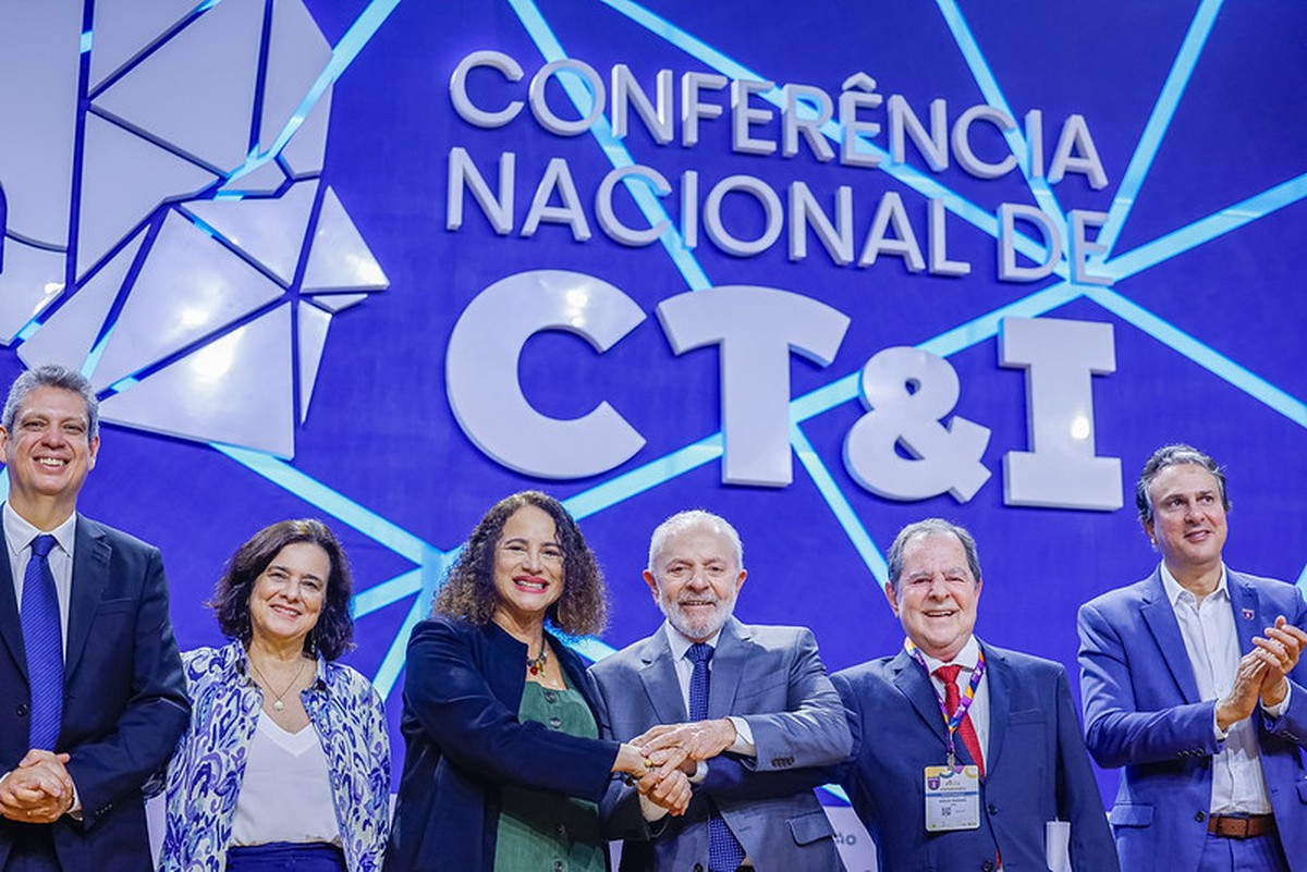 Plano do governo para IA prevê 'nuvem nacional' e bolsas de doutorado no exterior