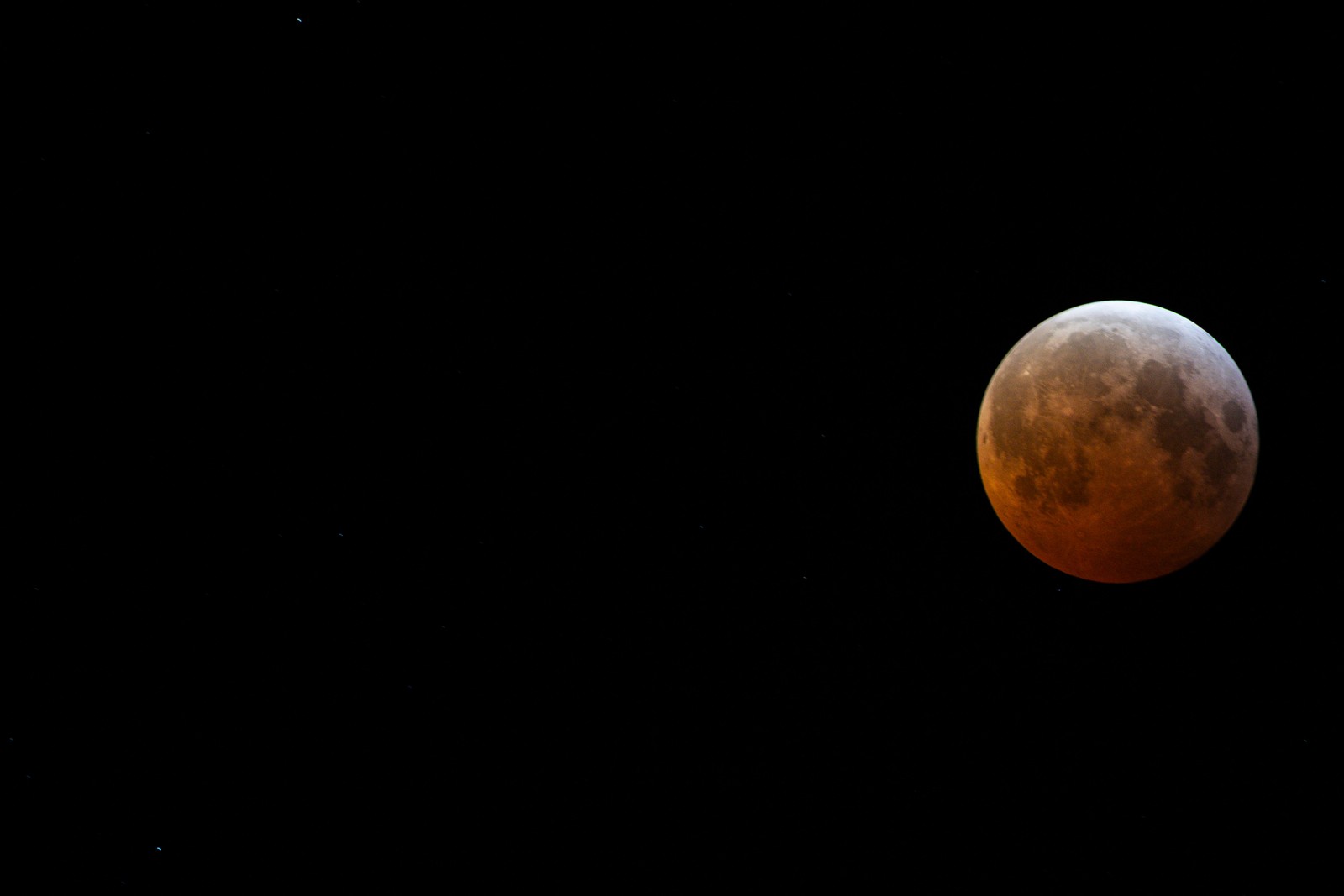 Lua de Sangue Vista Em Daytona Beach, Flórida, EM 14 DeMarçode2025- Foto: Miguel J. Rodriguez Carrillo Getty Images/AFP