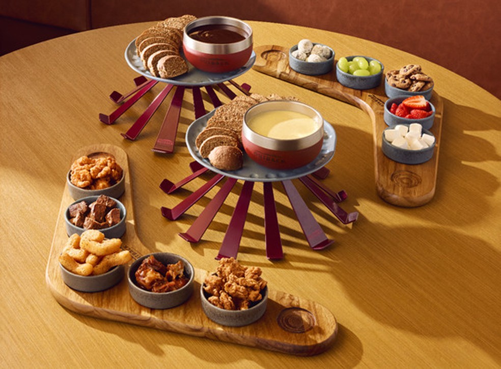 Outback: fondues de queijo e chocolate — Foto: Divulgação